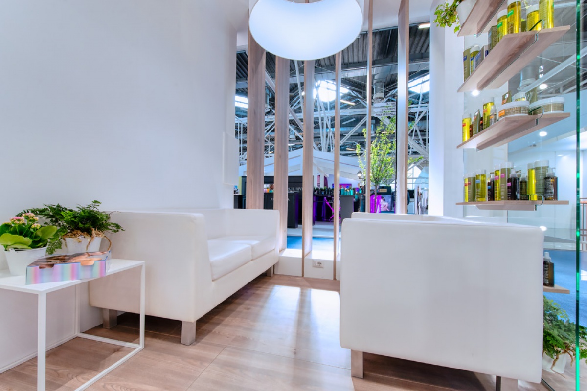 italian-contractor-fair-build-stand-helen-seward