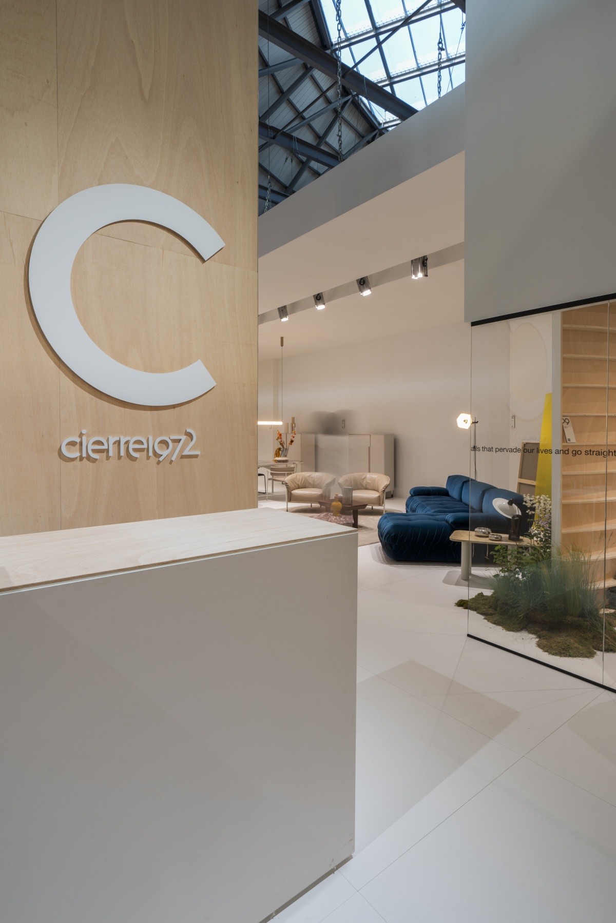 fornitures-custom-made-italian-design-italiancontractor-barberini-exhibition-flagship-store
