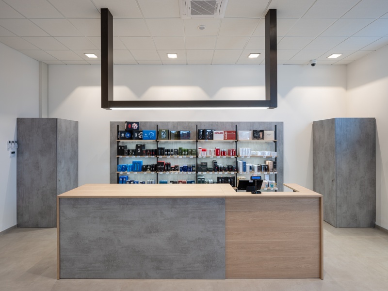 sodico-outlet-allestimento-negozio-barberini-retail-design