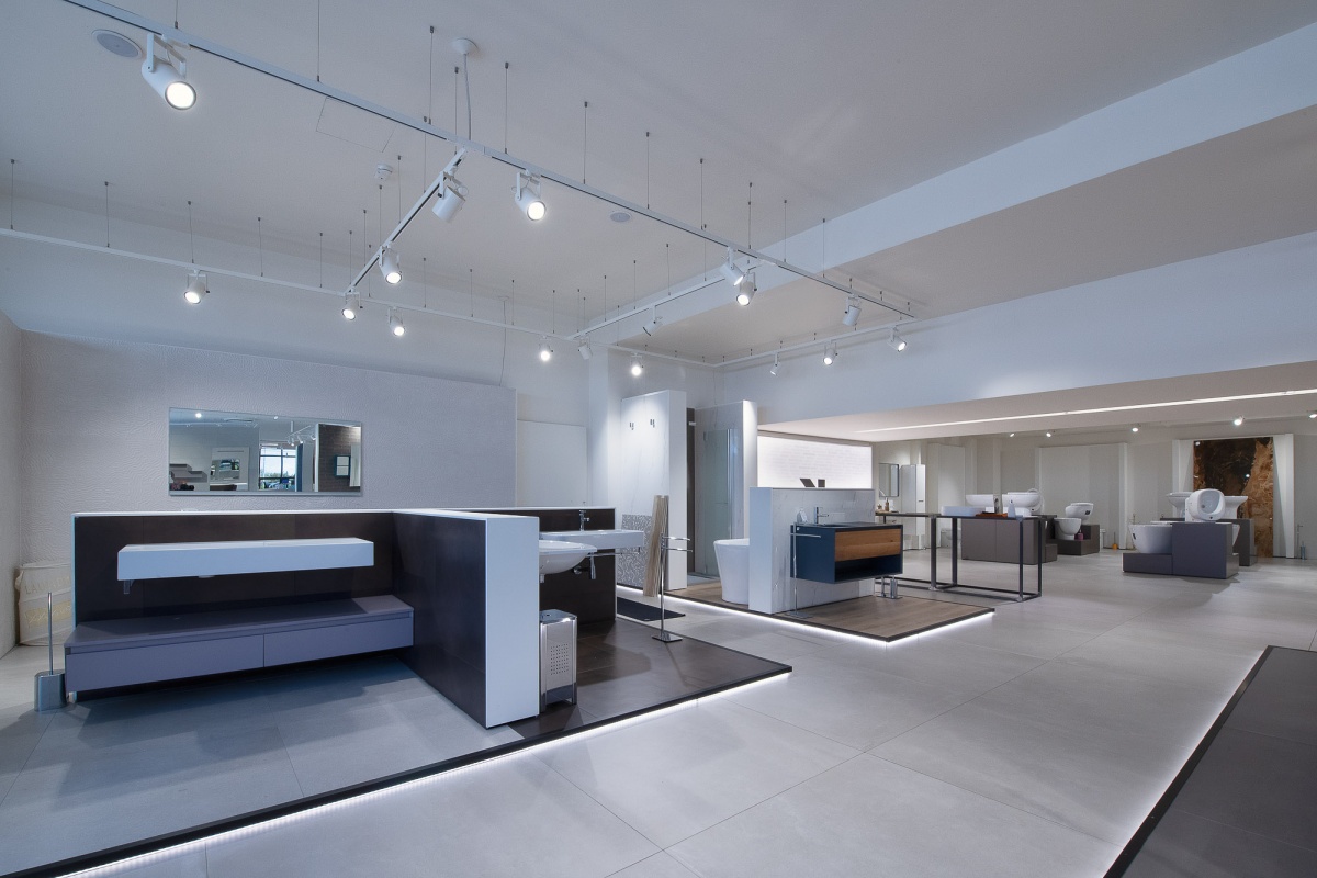progettosumisura_progettazione_produzioneshowroom_montaggio_allestimento