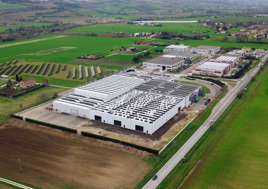Visual corporate Barberini Allestimenti con claim Growth with purpose, dedicato al percorso di crescita sostenibile e alla visione aziendale.