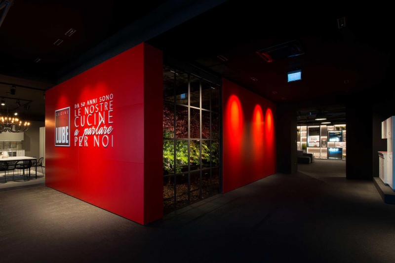 lube-showroom-treia-barberini-allestimenti