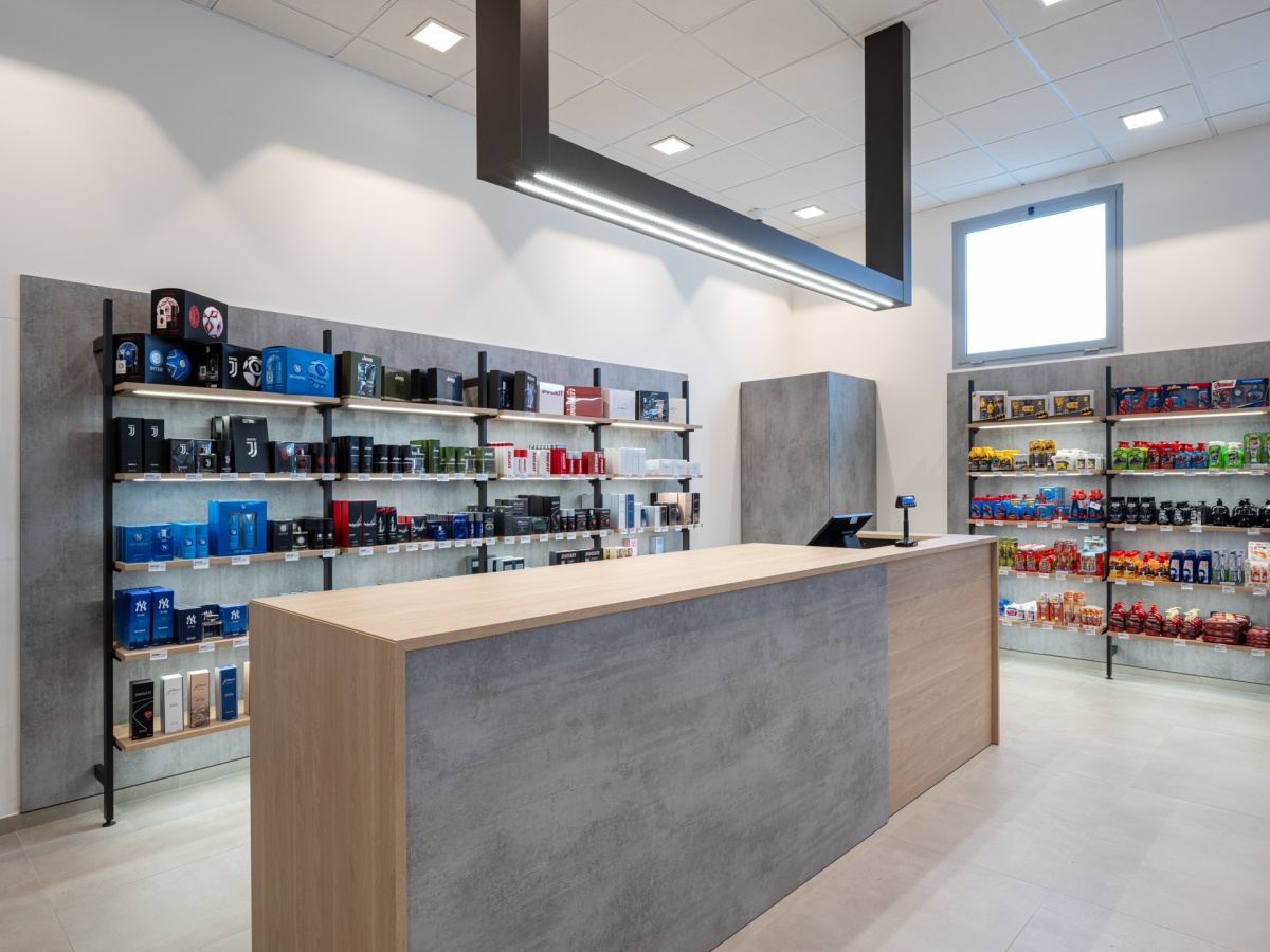 arredamento per negozi_realizzazione store_ realizzazione grandi catene_ realizzazione boutique