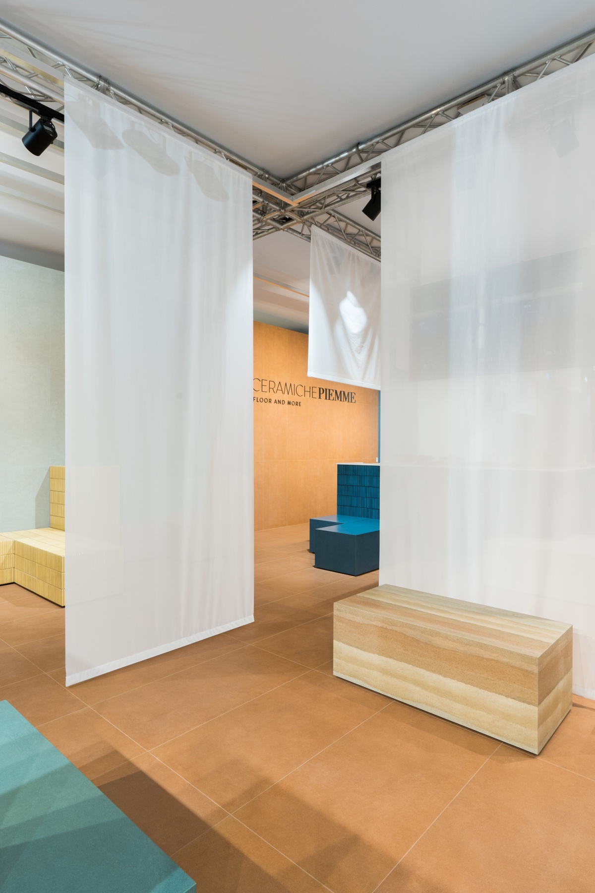 retail-design-flagshipstore-contractor-italian-company