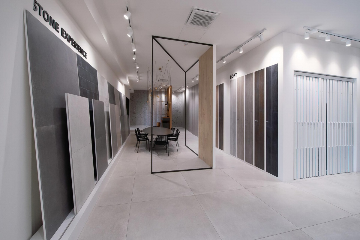 sistemi-espositivi-personalizzati-ceramiche-barberini-allestimenti