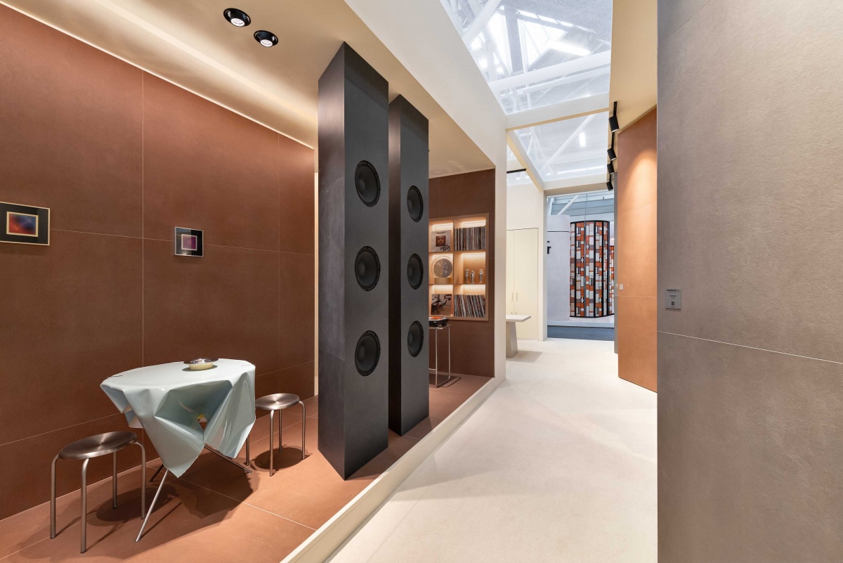 italgraniti-booth-setup-customized-trade-show-booth-barberini