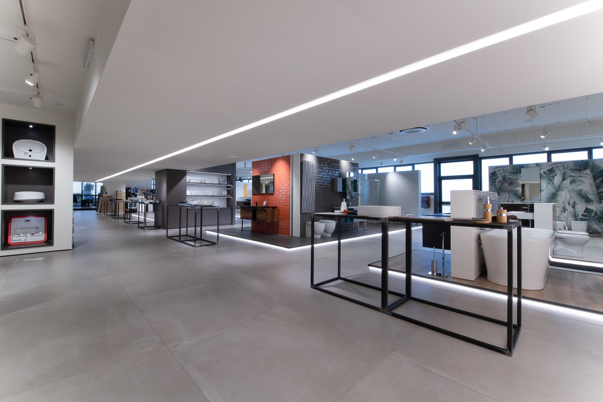 italiancontract_realizzazioneshowroom_allestimentoshowroom_montaggio_showroom_morraceramiche